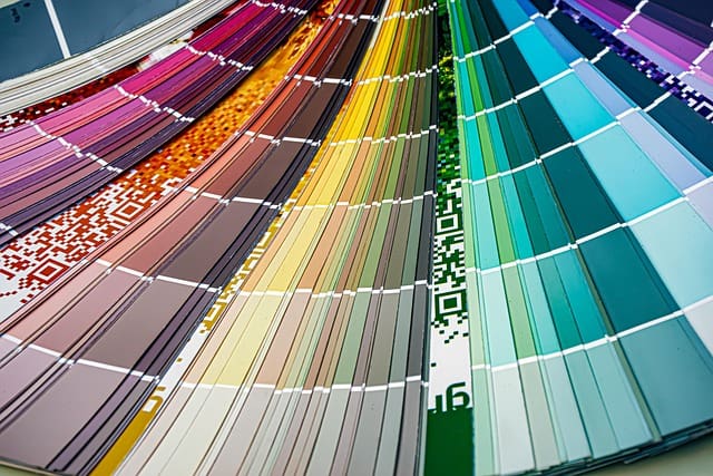 Échantillons de couleurs pour impression ou design graphique.